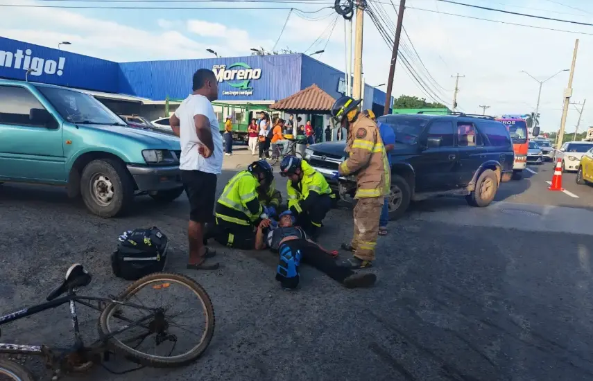 Peatón resulta lesionado tras ser atropellado en Los Santos