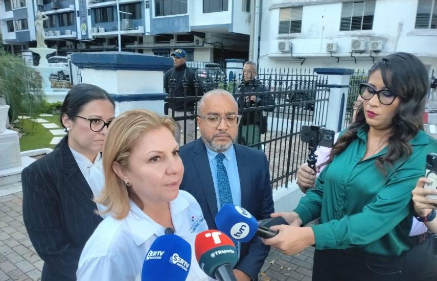 ML | La ministra de Gobierno Dinoska Montalvo ante el Ministerio Público.