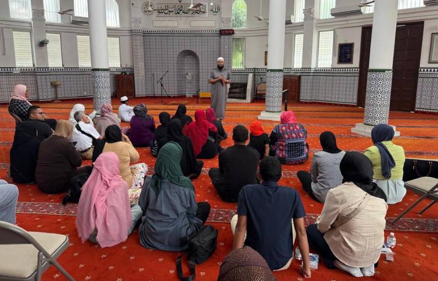 La mezquita Jama abre sus puertas
