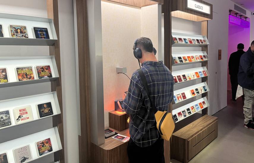 “Sólo audio”: Nueva York abre una “librería sin libros”