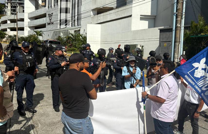 Frustran marcha hacia la casa del embajador de Estados Unidos