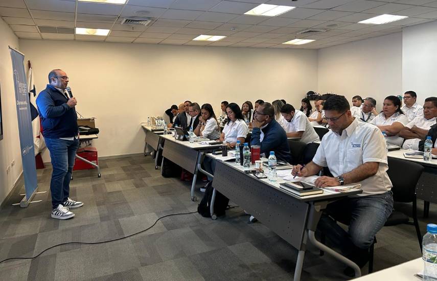 Defensoría del Pueblo define agenda 2026 en reunión nacional