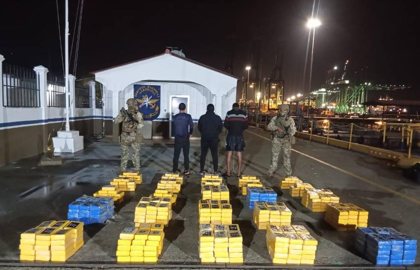 Incautan más de 500 paquetes de supuesta sustancia ilícita