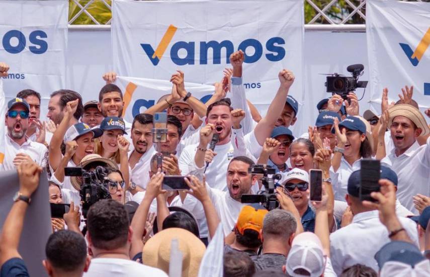 La Coalición Vamos cierra proceso de recolección de firmas en Santiago