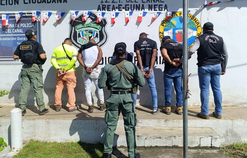 MiAmbiente aprehende a cinco personas y retienen dos camiones por quema ilegal de basura en Cerro Patacón