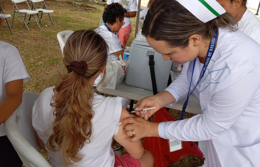 Vacunación en Panamá sigue activa tras decisión sobre vacunas en EE.UU.