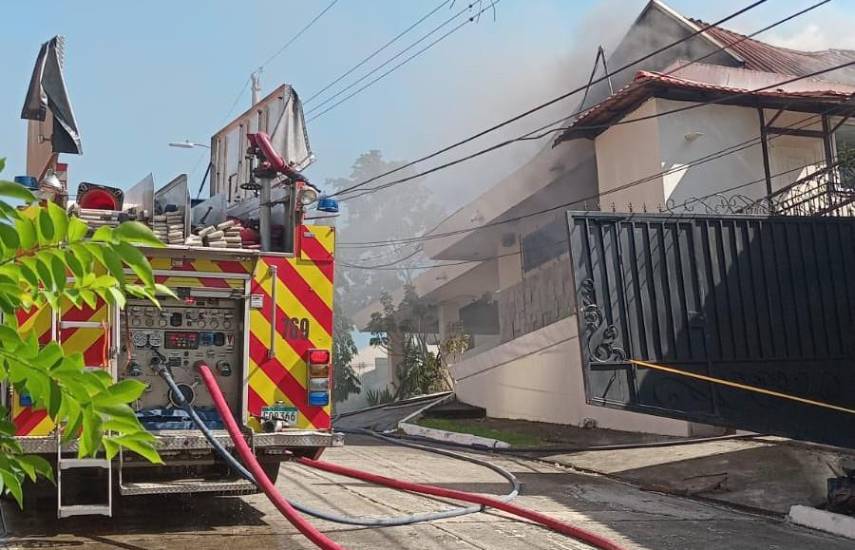 Incendio en residencia de Dos Mares es controlado por los bomberos