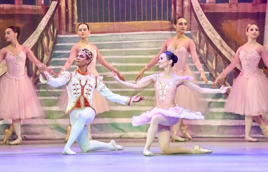 ML | Bailarines durante la puesta en escena de El Cascanueces.