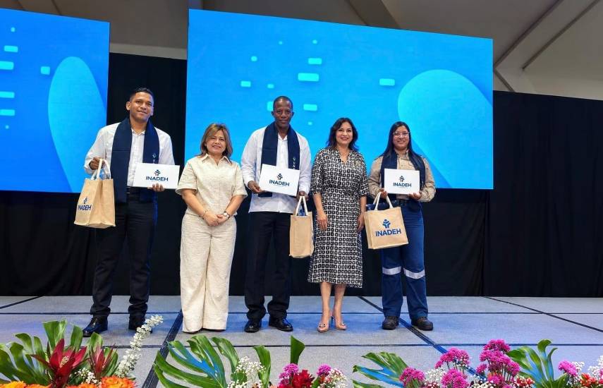 INADEH entrega 1,550 certificados en graduación masiva