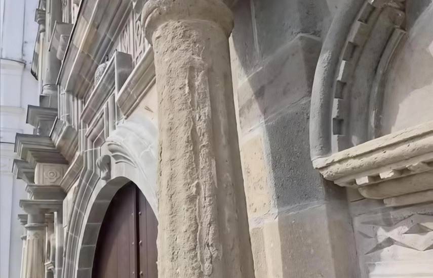 Inspeccionan fachada de la Catedral Metropolitana tras el sismo