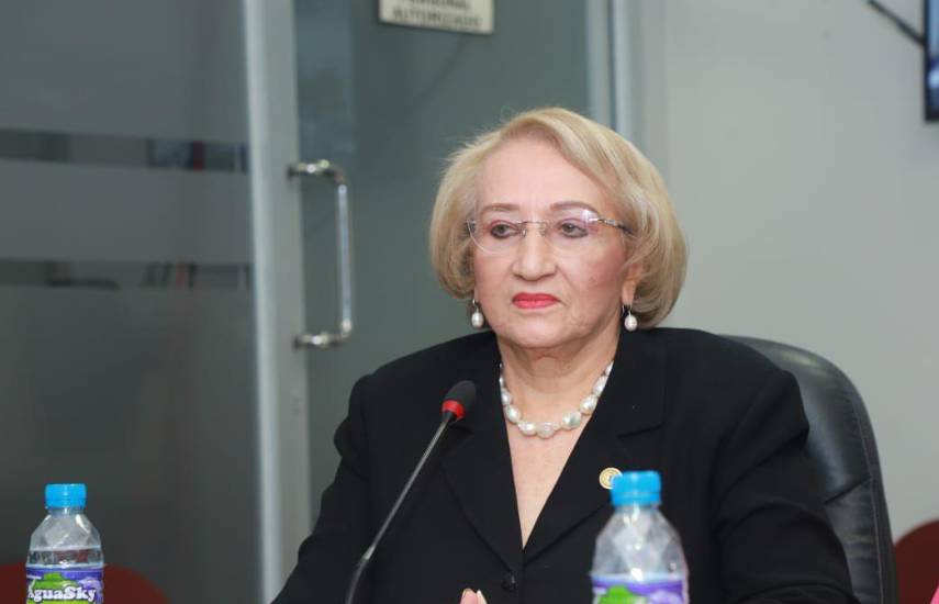 MEDUCA confirma renuncia de la rectora de la UNACHI