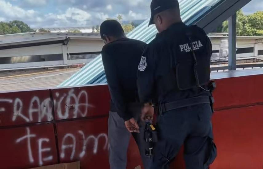 Ordenan 30 días de arresto a persona sorprendida vandalizando bienes públicos en Juan Díaz