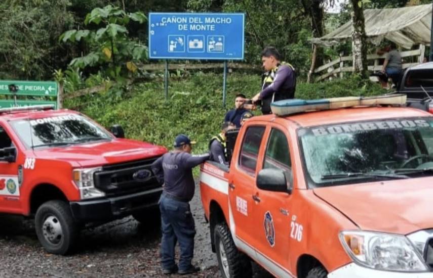Bomberos reanudan búsqueda de persona desaparecida en Cuesta de Piedra, Chiriquí