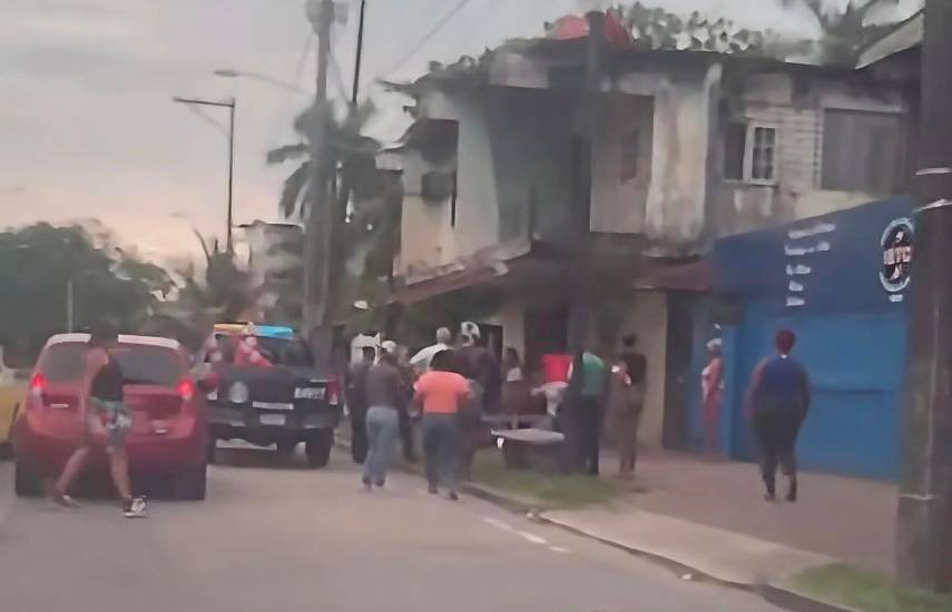 ML | Unidades de la Policía Nacional investigan en la escena del crimen.