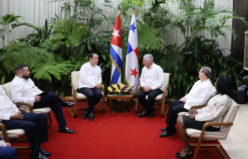 Canciller Martínez-Acha se reunió con panameños detenidos en Cuba