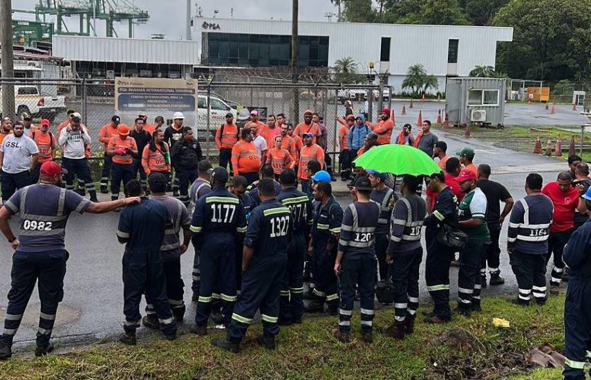 Trabajadores del puerto de PSA aseguran que esperan una resolución del Mitradel para decidir si se mantienen en huelga