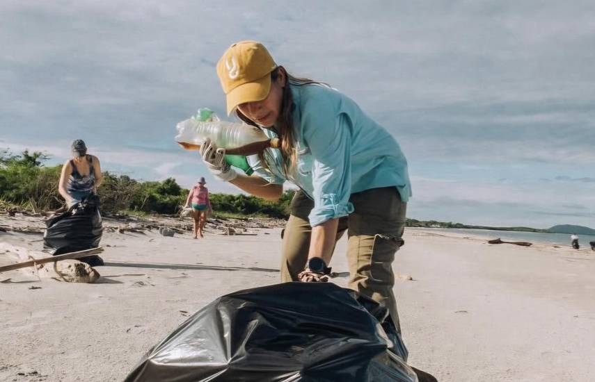 La activista que cambia vidas desde el mar, las letras y el deporte