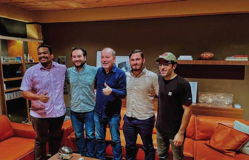 ML | Rubén Blades reunido con miembro de la coalición Vamos por Panamá.