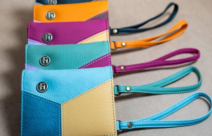 “Kilele”, el emprendimiento local que apuesta por carteras de cuero vegano
