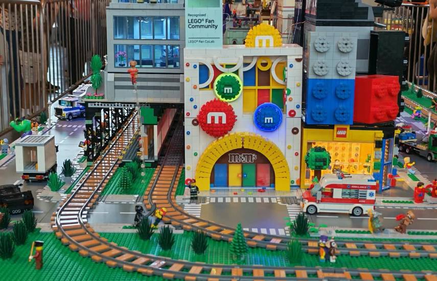 Brick Fest despierta la curiosidad por los juguetes de LEGO y maravilla a los panameños