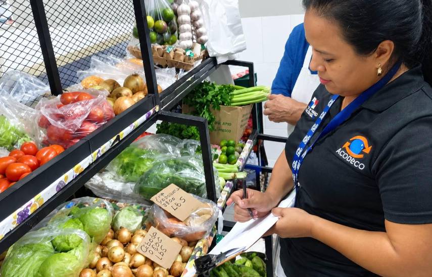 La canasta básica en Coclé presenta variaciones de hasta B/. 51.21 entre comercios, según Acodeco