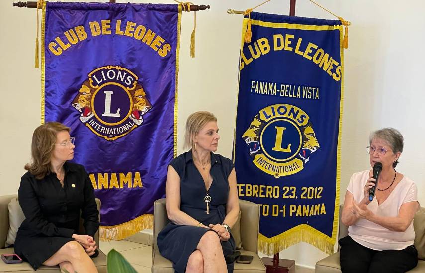 ML | La diputada Paulette Thomas, Giulia De Sanctis de Apede y Yolanda Marco Serra.