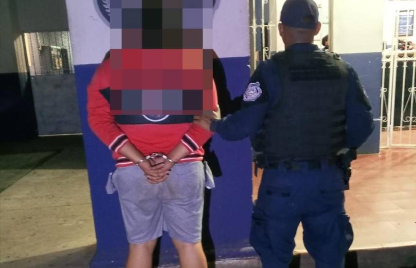 Recuperan vehículo y capturan a cuatro personas por presunto robo agravado
