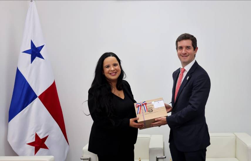 Panamá fortalece sus relaciones internacionales durante la Asamblea General de la OEA