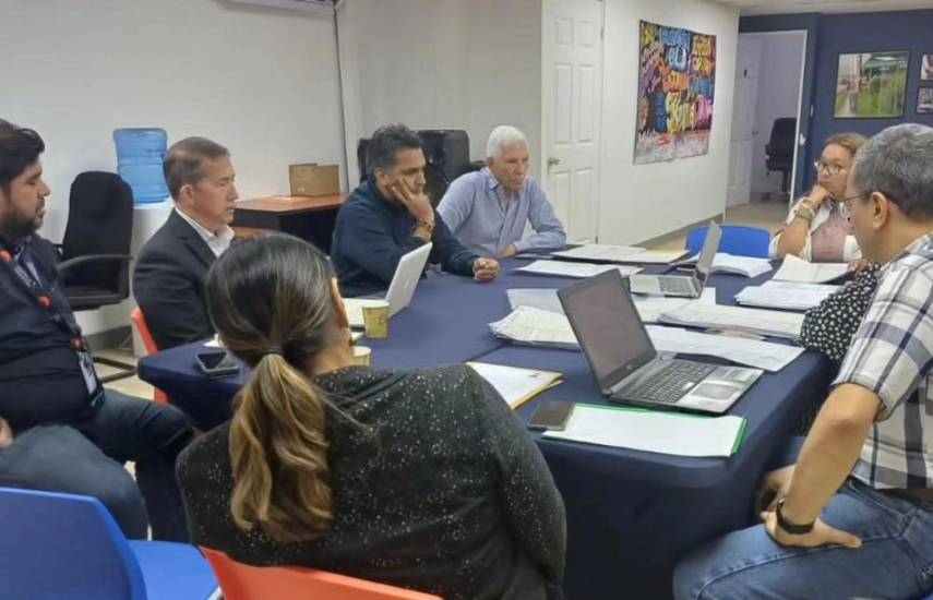 MOCA y el candidato Víctor Carles interponen acciones penales por supuestas irregularidades en el circuito 2-1