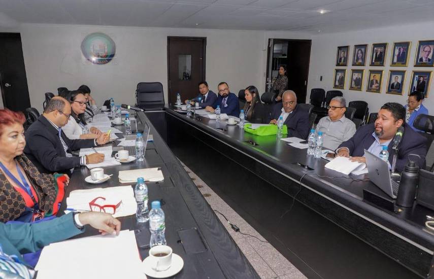 En pausa las reformas a la carrera administrativa