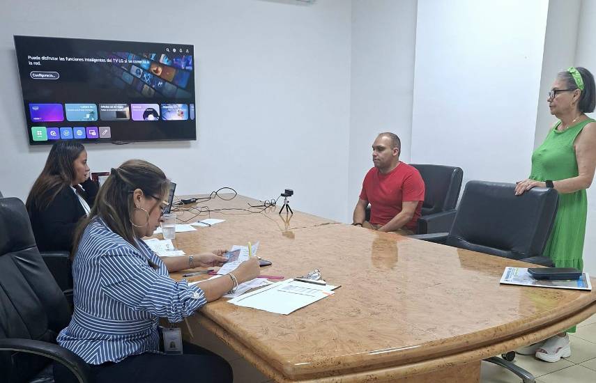 La JCJ entrega las licencias y credenciales en el hipódromo