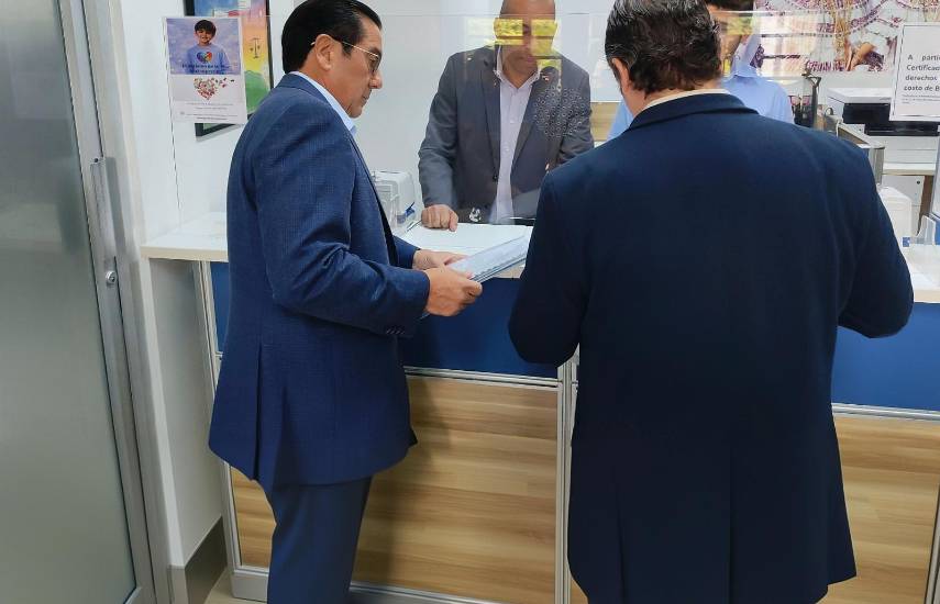 Suman una veintena de nuevas fuerzas políticas rumbo a 2029