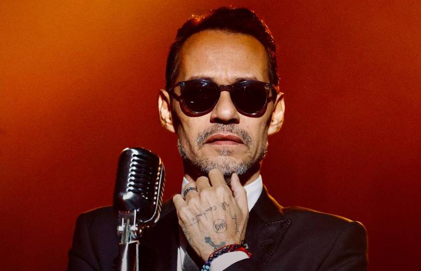 Richard González conquista con su “Salsa Peluche”