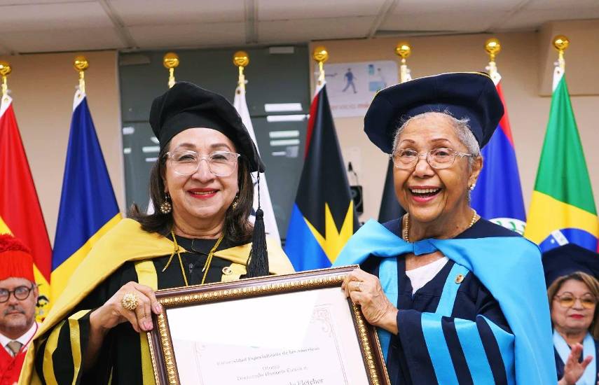 ML | Nicolasa Terreros Barrios y Alma Montenegro de Fletcher.