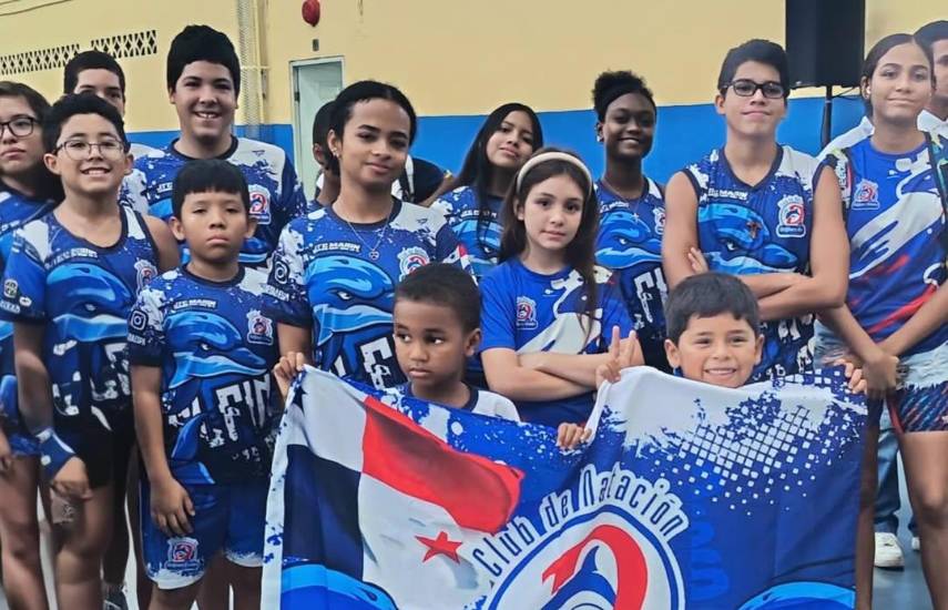 Familia de Delfines Azules