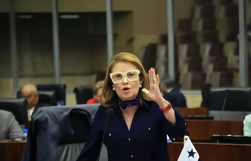 No voy a renunciar, advierte diputada Paulette Thomas