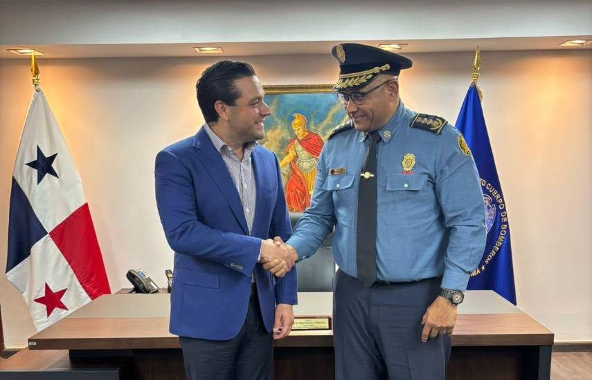 Embajador de los Estados Unidos en Panamá, dona valioso equipo a los Bomberos