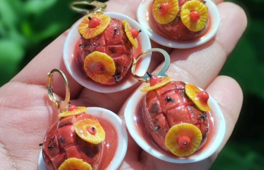 Aretes, collares y llaveros, emprendimiento que distingue las tradiciones panameñas