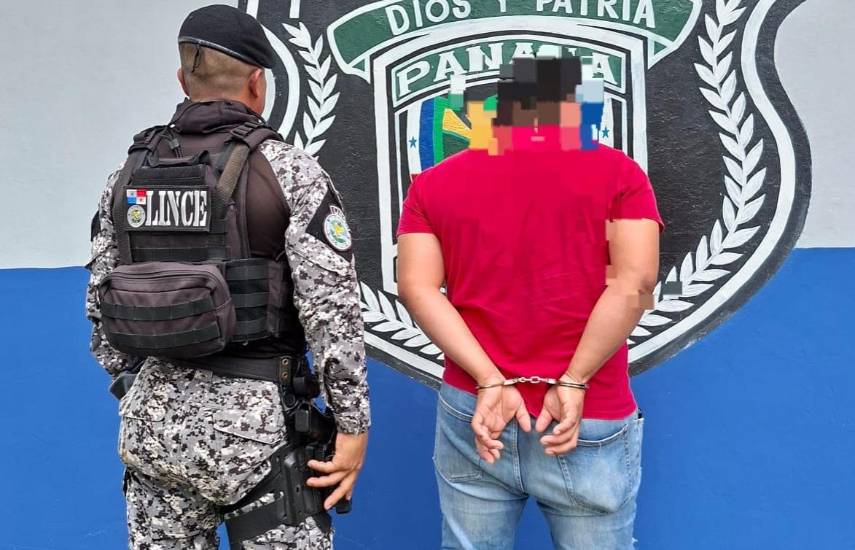 ML | Una de las personas capturadas por la Policía Nacional.