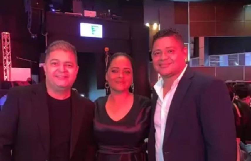 Nayla Gutiérrez pone voz a las cantaderas y bailes típicos