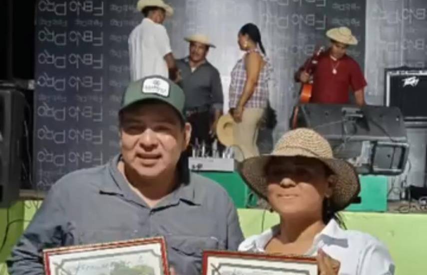 Nayla Gutiérrez pone voz a las cantaderas y bailes típicos