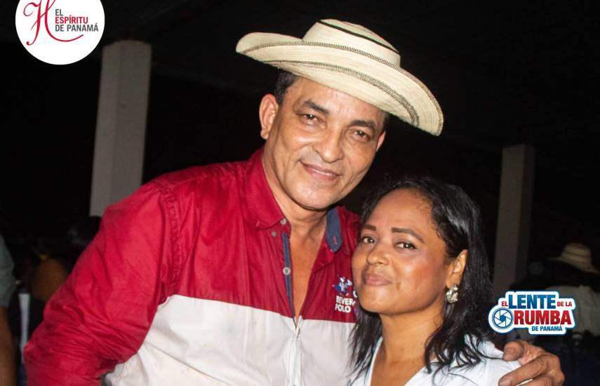 Nayla Gutiérrez pone voz a las cantaderas y bailes típicos