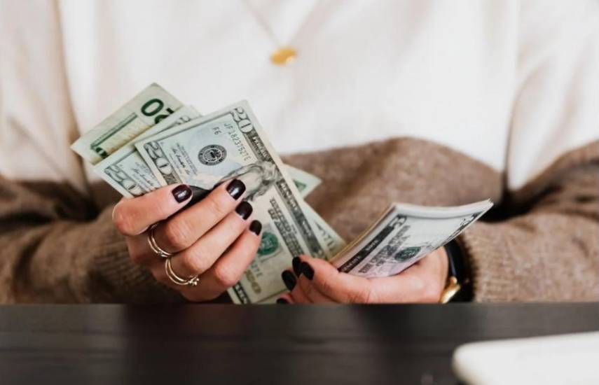 Tasas de interés bajarían a mediados de 2025