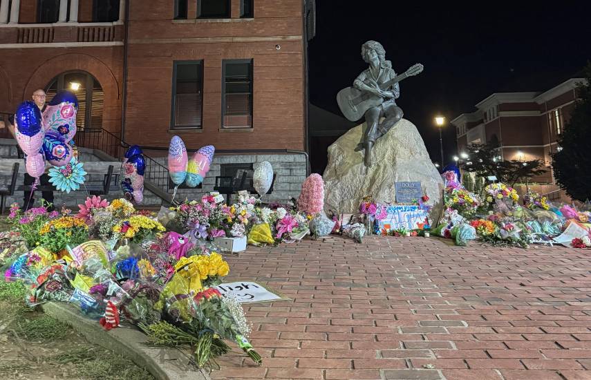 La comunidad LGBT de EEUU llora a su “diva” Dolly Parton
