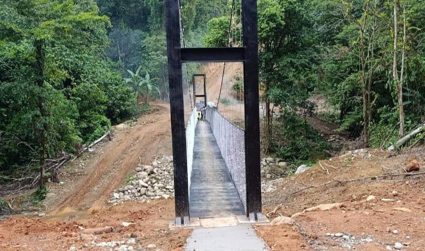 Gobierno entregará los primeros 13 puentes zarzos en la comarca con dinero de la mina