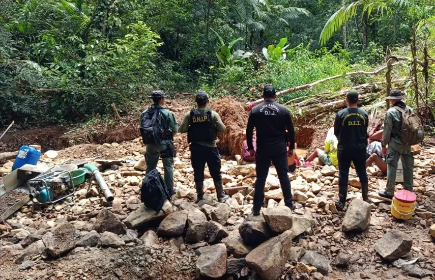 Seis capturados por minería ilegal en el cauce del Río María Prieto