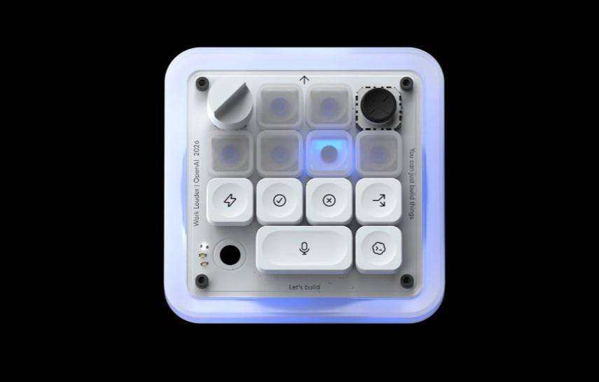 OpenAI crea una accesorio para gestionar el trabajo con agentes con botones y un joystick