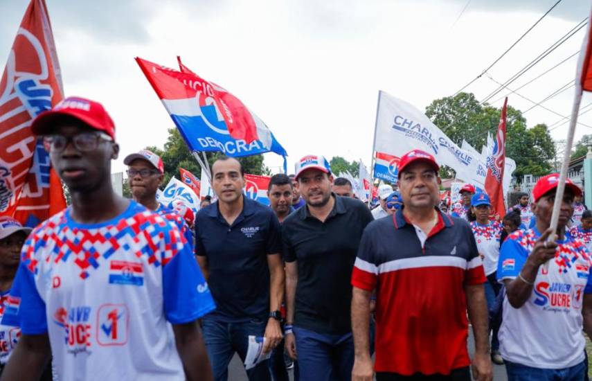 Carrizo presenta sus propuestas a residentes de Juan Díaz