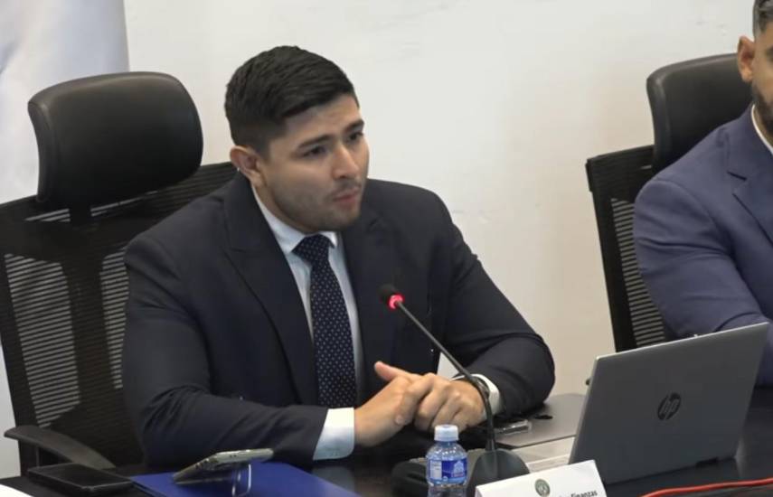 Analizan reformas fiscales tras recibir 150 páginas de aportes