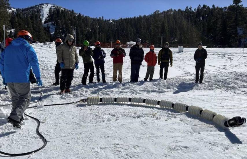 La NASA afina un robot serpiente todoterreno para otros mundos